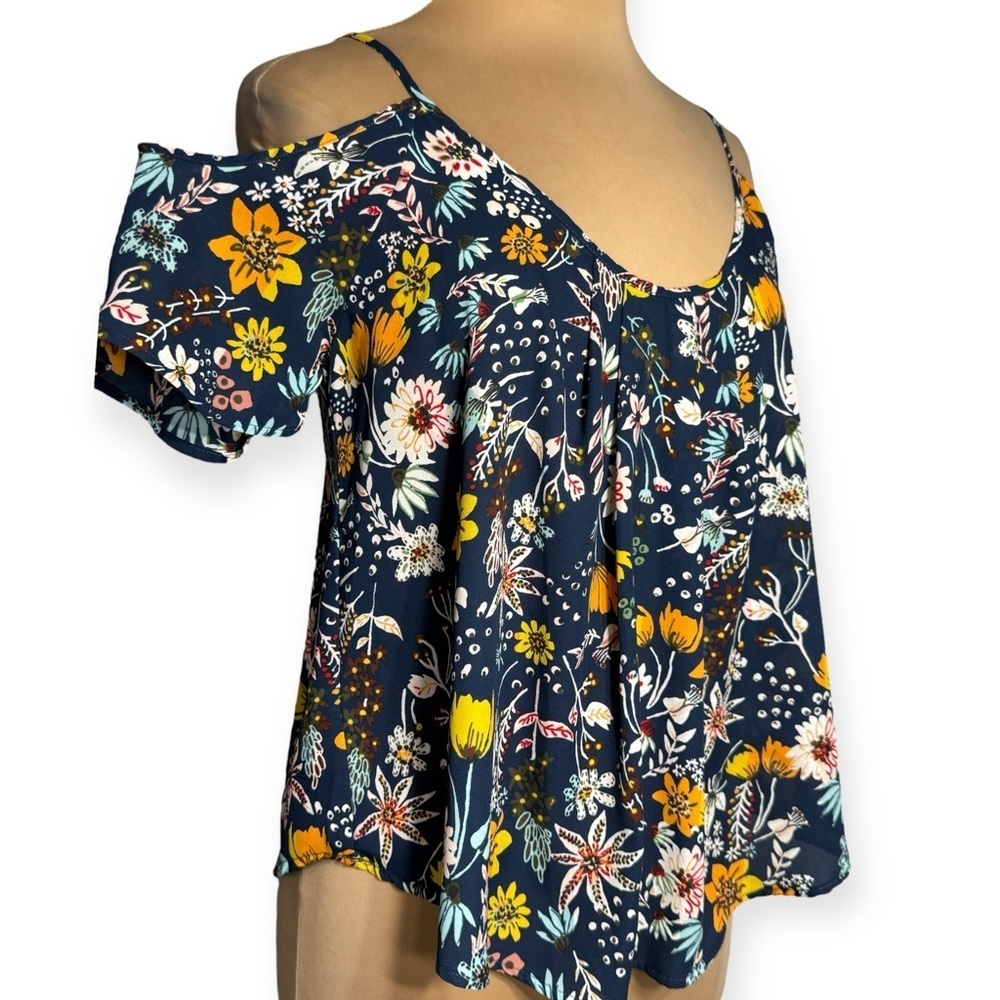 Lush Stitch Fix navy blue multicolor floral cold shoulder tank top size medium - Picture 4 of 9